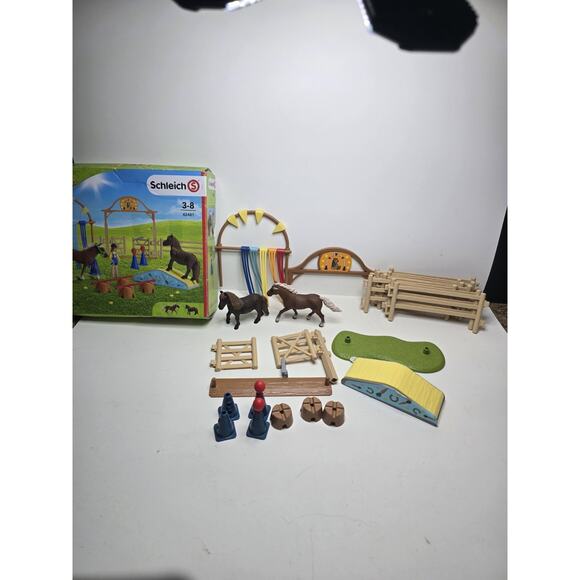 SCHLEICH FARM WORLD Pony Agility Training 42481 Not Complete - Picture 1 of 3